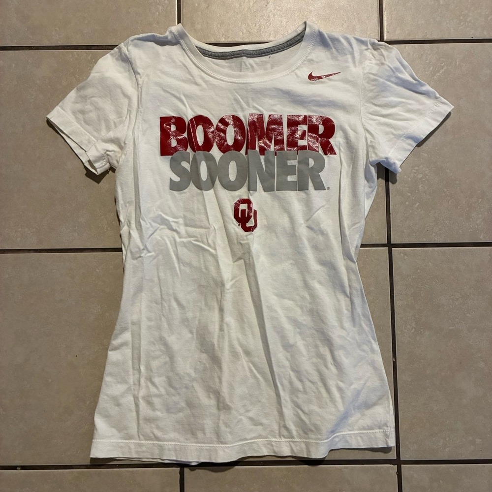 Nike Oklahoma Sooners Women's Large Slim Fit White Graphic T-Shirt